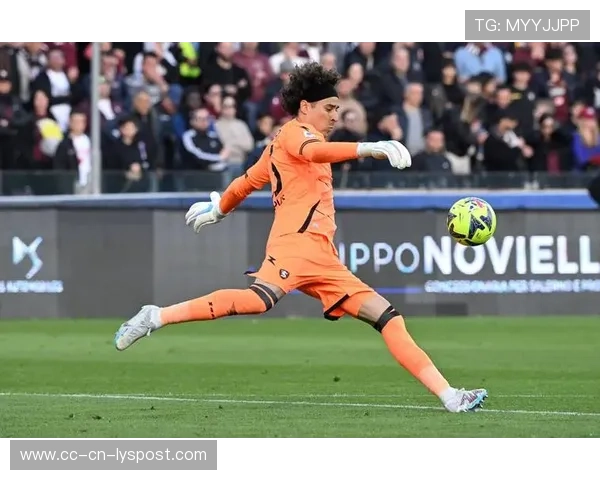 卢卡库远射打穿防守,强力一击改写局势 卢卡库远射打穿防守,强力一击改写局势