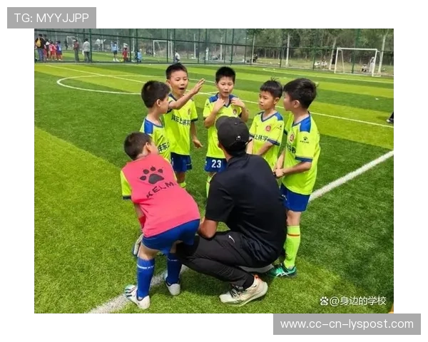 足球俱乐部青训营建立学员学籍管理与学业支持机制，足球青训学校